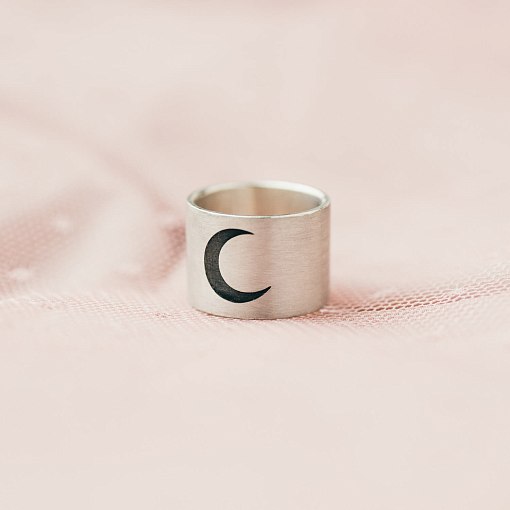Серебряное кольцо с гравировкой "Луна" 112143лн 4