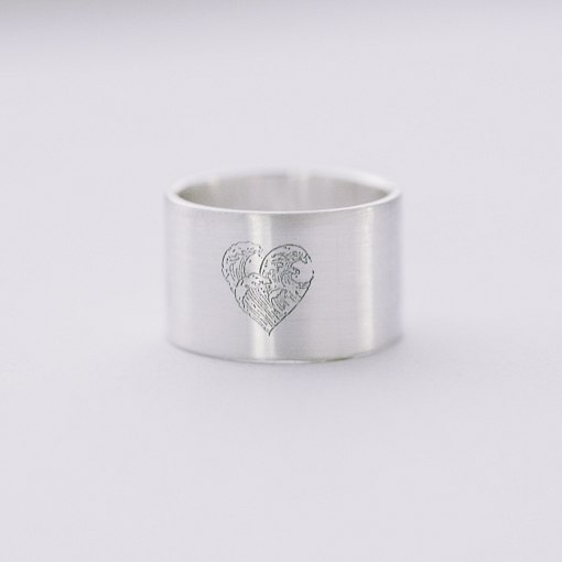 Серебряное кольцо с гравировкой "Волны любви" 112143л 3