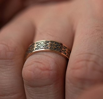 Золотое кольцо "Вышиванка" с чернением 28642400 №12