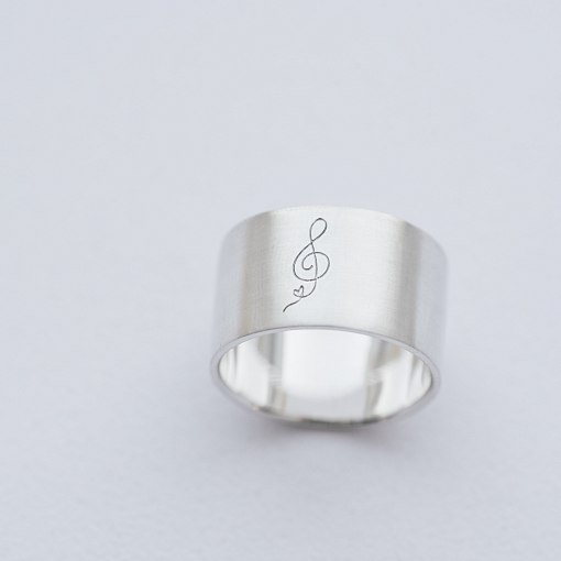 Серебряное кольцо с гравировкой "Скрипичный ключ" 112143с 3