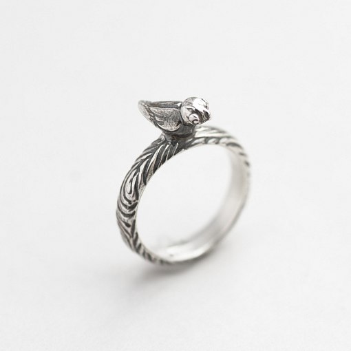 Кольцо Птичка в серебре (чернение) 112129