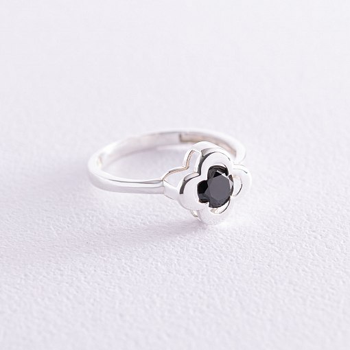 Серебряное кольцо "Клевер" с черным фианитом 112002