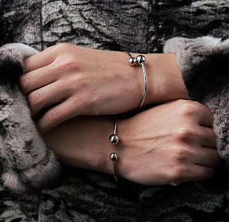 Жесткий браслет "Шарики" в белом золоте б05509 №6