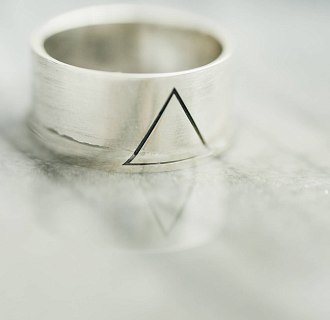 Серебряное кольцо с гравировкой "Треугольник" 112143тр №6