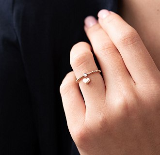 Золотое кольцо "Сердечко" с фианитом к06818