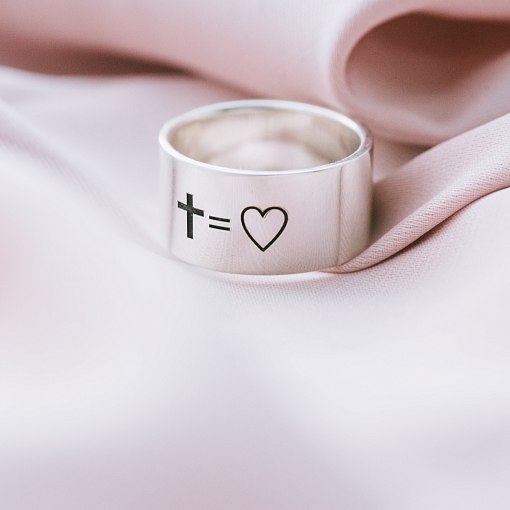 Серебряное кольцо с гравировкой "Моя вера - моя любовь!" 112143вер