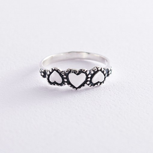 Серебряное кольцо "Сердечки" с чернением 112523