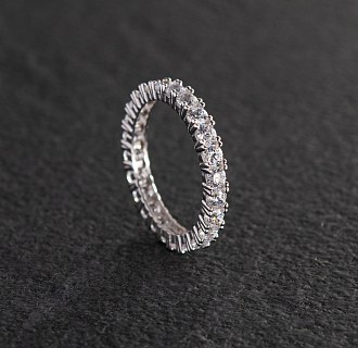 Кольцо с дорожкой камней в белом золоте к07202 №12