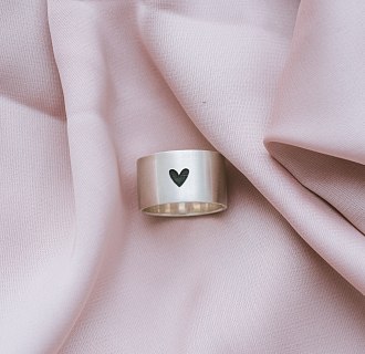 Серебряное кольцо с гравировкой "Сердце" 112143сер №6
