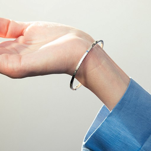 Жорсткий браслет 