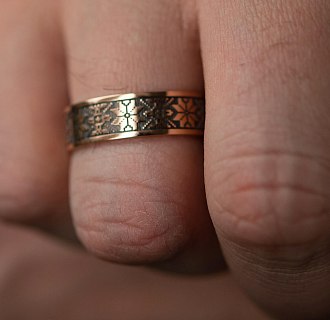 Золотое кольцо "Вышиванка" с чернением 28642400 №7