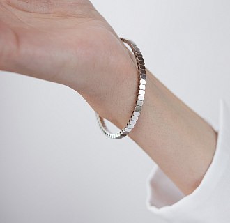 Жесткий браслет "Kylie" в белом золоте б05826 №2