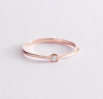 Золотое кольцо с бриллиантом 740372