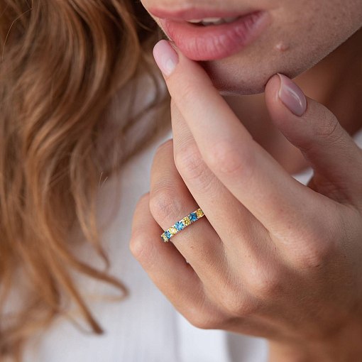 Серебряное кольцо с дорожкой голубых и желтых камней 112664 11