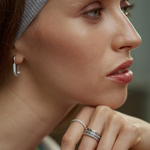 Каблучка з доріжкою каменів в білому золоті к08276 11