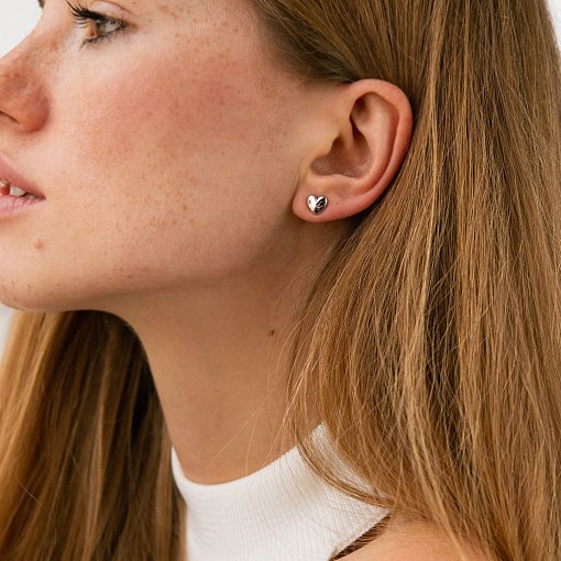 Гвоздики в белом золоте Сердечки выпуклые с05341 2