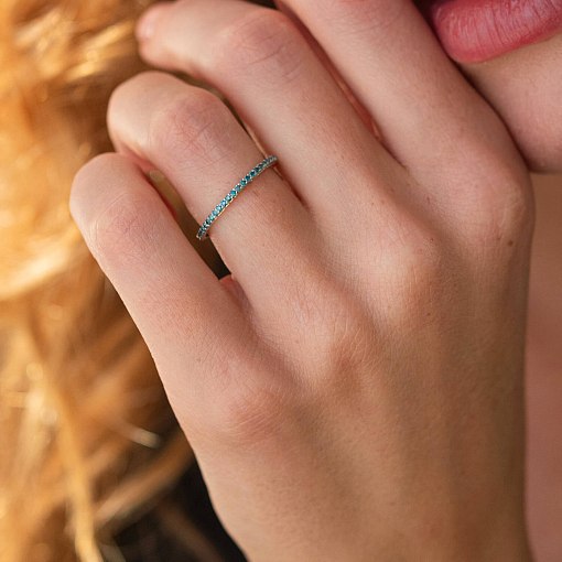 Золотое кольцо с голубыми бриллиантами 226811121 4
