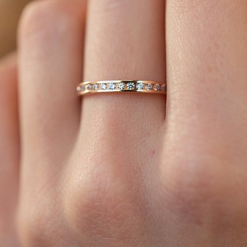 Золотое кольцо с дорожкой камней к02309 2