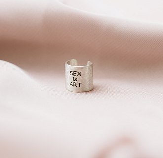 Серебряная серьга-каффа "Sex is art" (матовая) 122703s