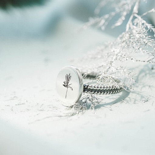Серебряное кольцо с гравировкой "Цветочек" 112537ц 3