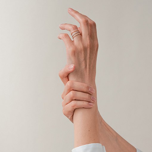 Каблучка з доріжкою каменів у жовтому золоті к08278 6